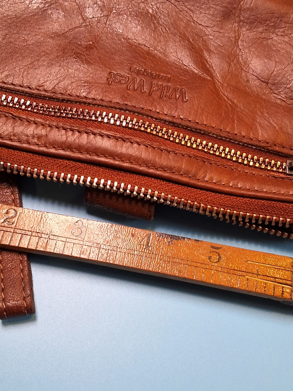 WildWest Leather Zip Wallet in Warm Cognac